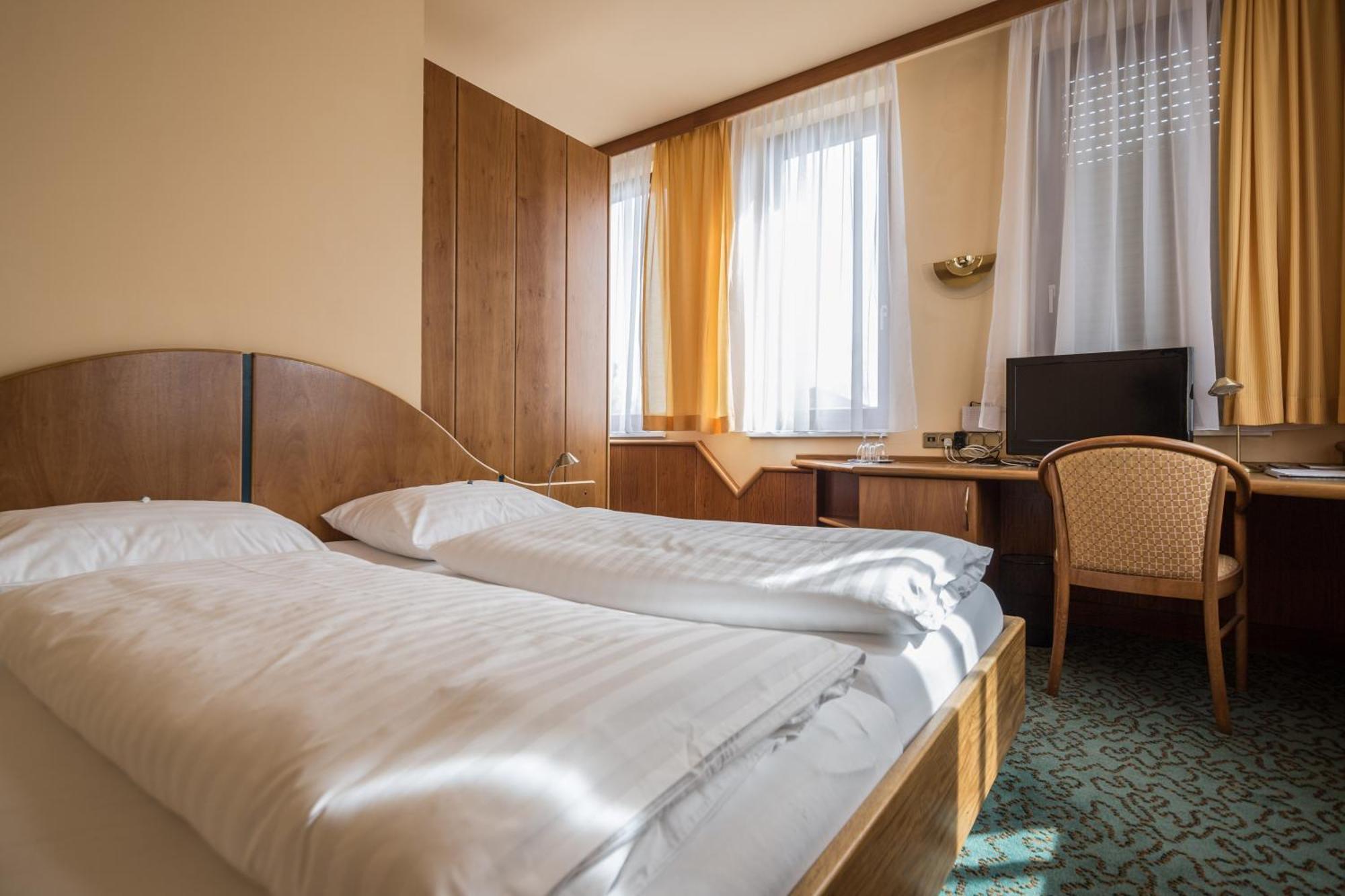 Hotel Eitljoerg Wina Ruang foto