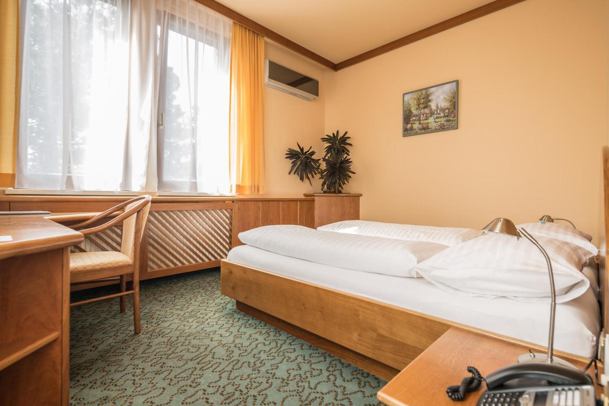 Hotel Eitljoerg Wina Bagian luar foto