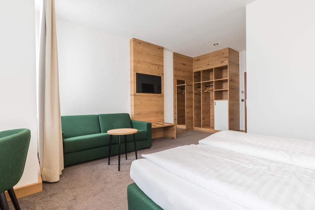 Hotel Eitljoerg Wina Bagian luar foto