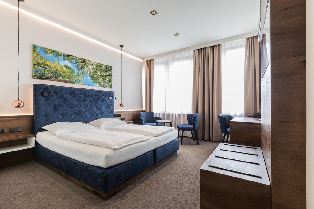 Hotel Eitljoerg Wina Bagian luar foto