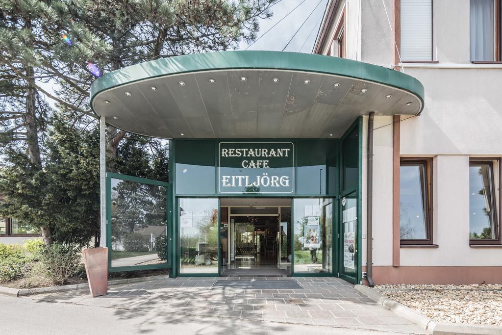 Hotel Eitljoerg Wina Bagian luar foto