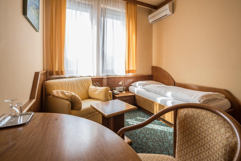 Hotel Eitljoerg Wina Bagian luar foto